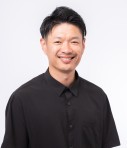 新井 崇俊 氏
