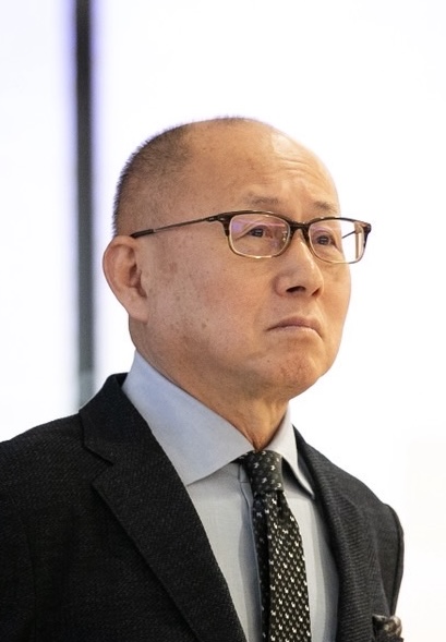 横山教授　写真